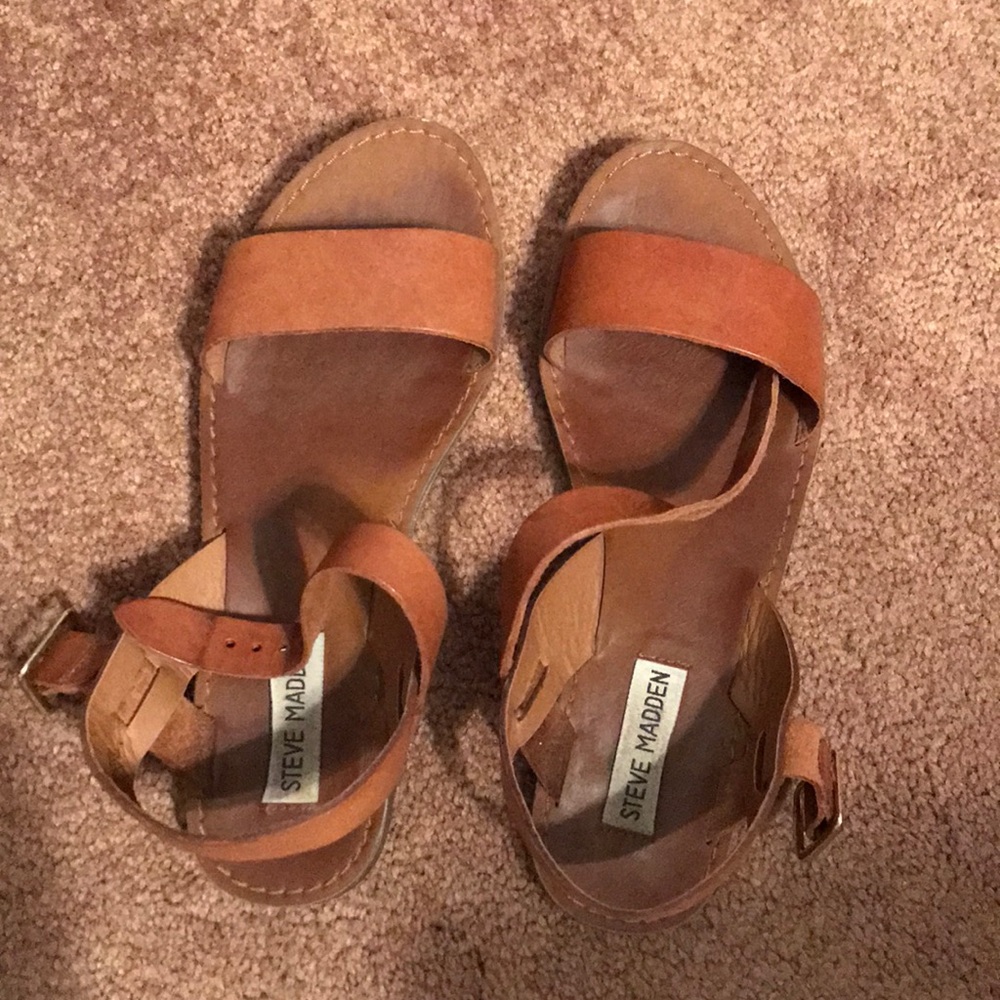 Steve Madden Donddi Flat Sandals